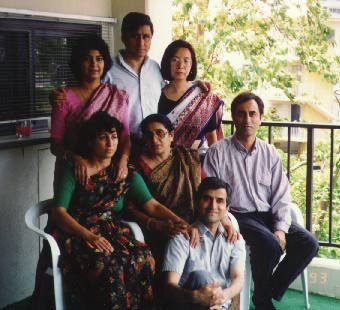Sarojini in Honolulu with Naumi, Neeraj, Lily (top row); Jaishree and Subhash (middle row); Avinash (sitting)
